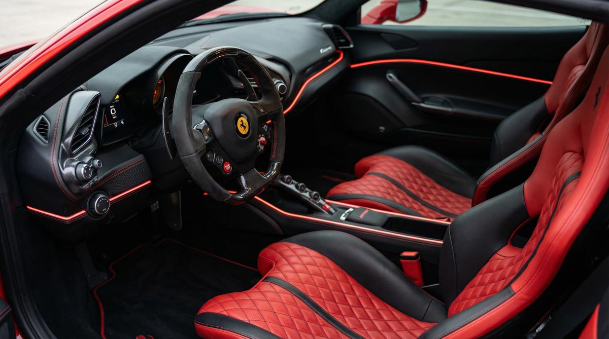 困困兔跑车内饰视频